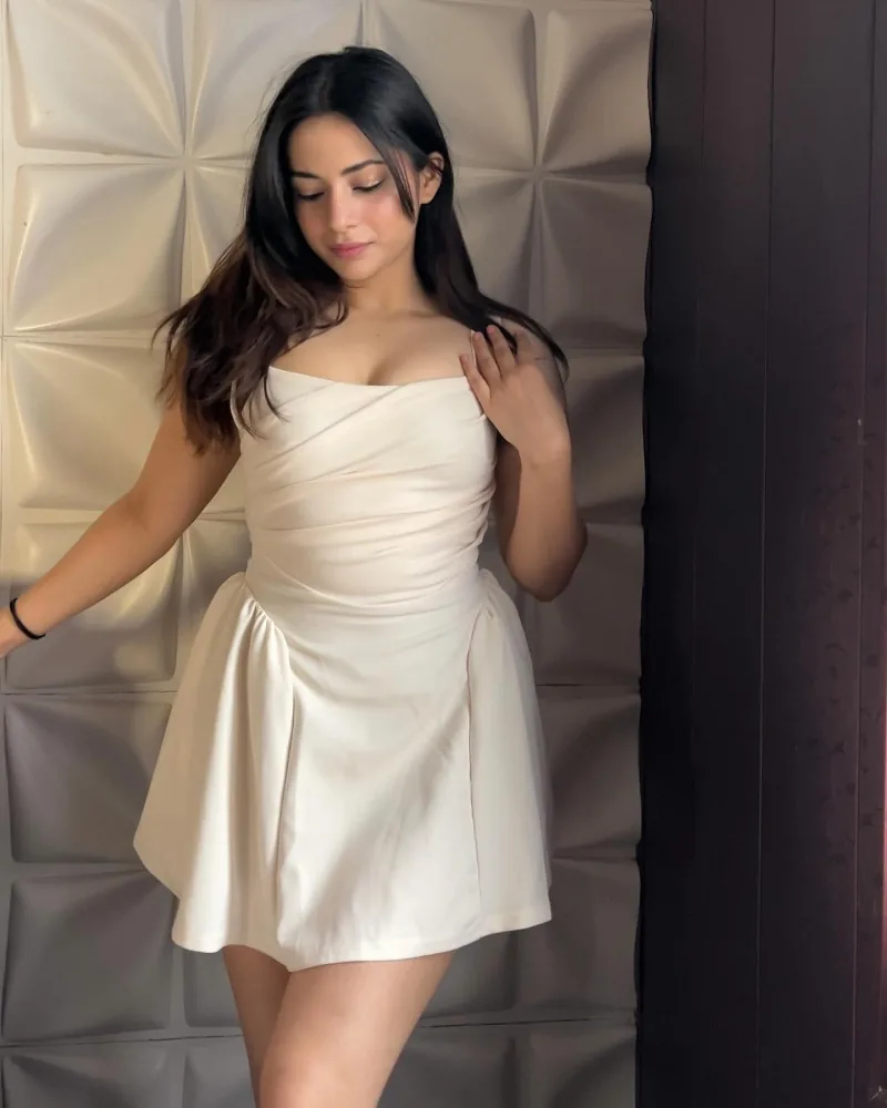 Escort in Karol Bagh