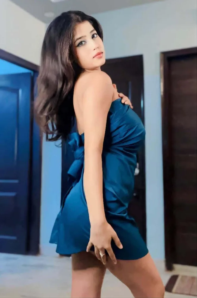 sexy Karol Bagh escort